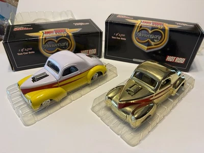 Racing Champions, 50 Aniversario, JUEGO DE 2 COCHES, FORD WILLYS 1941, ESCALA 1:24 Foto 1 de 4