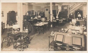 LP37 Springfield Massachusetts Johnson's Antigüedad Tienda Librería RPPC Postal - Imagen 1 de 2