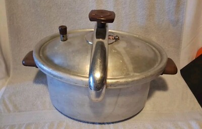Ancienne cocotte minute Ovale SEB 7litres • EUR 109,00