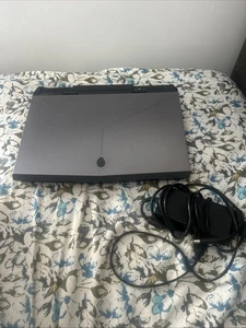 Alienware 15 R3 i7-7700HQ 2.80 GHz 16 GB RAM NVIDIA GeForce GTX 1070 (For Parts) - Picture 1 of 5