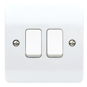 MK 10A 2-fach 2-fach Lichtschalter glänzend weiß K4872RPWHI EAN 5017490328496 - Bild 1 von 2