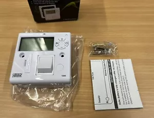 T205 GreenBrook Interruttore a molla timer fuso elettrico, 7 giorni, bianco - Foto 1 di 5