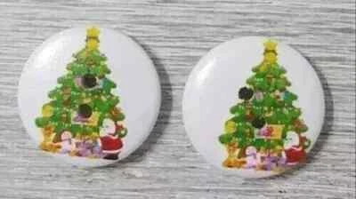 christmas santa tree wood buttons sewing 2 holes 1/2 inch red green 2pc set - Image 1 of 2