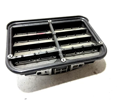 2014-2017 梅赛德斯-奔驰 S 550 后左或右四分之一压力通风口原始设备制造商 — 第 1/4 张图片