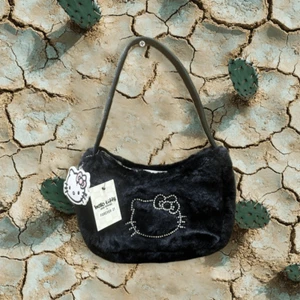 Hello Kitty Sanrio x Forever 21 Black fluffy Bag W/Rhinestones - Picture 1 of 7
