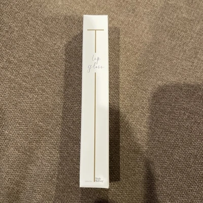 Brillo de labios Trish McEvoy Beauty” bebé” tamaño completo nuevo sin caja Foto 1 de 2