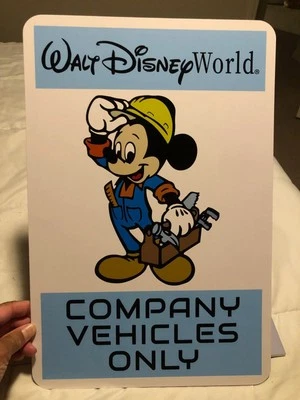 Letrero de Mickey Backsge de construcción de Walt Disney World  Foto 1 de 2