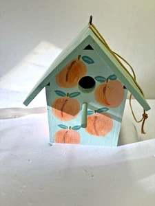 Handbemaltes Vogelhaus aus Holz Hängedeko Pfirsiche Motiv Wohndeko Vogelhaus - Bild 1 von 6