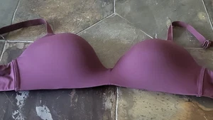 Sujetador inalámbrico 36DD Auden The Bliss cobertura completa ligeramente acolchado con gancho en J - Imagen 1 de 4