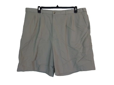 Pantalones cortos plisados Covington caqui para hombre. Talla 42,100 % algodón. Cintura ajustable. Foto 1 de 4