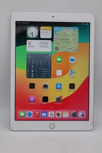Apple iPad - 6. Gen. (2018) 32GB Wi-Fi Weiß Displayschaden #5330 - Bild 1 von 5