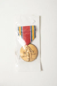 World War II 1941-1945 Veteran's Medal (B4B) Freedom United States of America - Picture 1 of 8