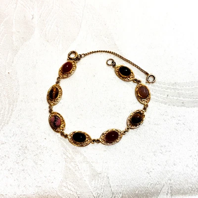 BRACELET scarab carved gemstone multicolor pierced goldtone metal safety chain - Image 1 of 4