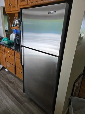 KitchenAid nevera de montaje superior (30 pulgadas de ancho) Foto 1 de 4