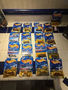 Lote de 16 coches Hot Wheels nuevos en paquete - Imagen 1 de 17
