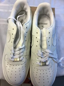 Nike Air Force 1 '07 Low Triple White NEW In Box - Picture 1 of 7