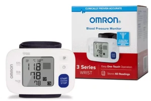 OMRON 3 SERIES WRIST DIGITAL BLOOD PRESSURE WRIST AUTOMATIC INFLATION - Picture 1 of 5