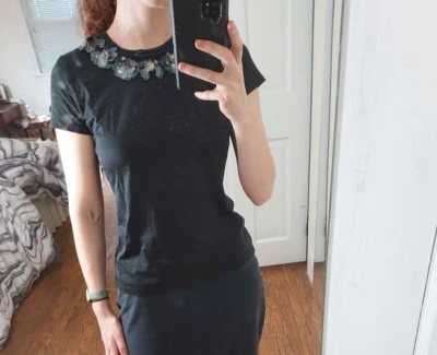 Camisa Prada Negra Floral Apliques Escote Manga Corta Talla X-Pequeña Foto 1 de 4