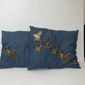 Vintage Pferde Dekokissen 2er Set blau Denim bestickt Reitdeko - Bild 1 von 11