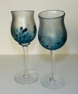 Par de copas de vino vintage con tallo de vidrio de estudio de una forma inusual pesada - Imagen 1 de 8