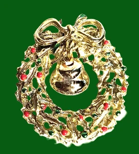 Women's Jewelry Brooch Multicolor Christmas Wreath Design Goldtone Bell Moves - Picture 1 of 16