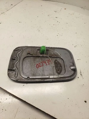 325XI     2005 Fuel Filler Door 1108397 - Image 1 of 4