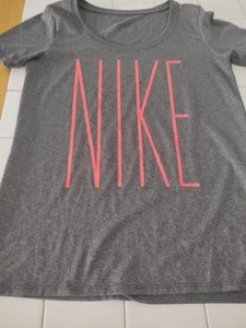 Nike graues Damen Dry Fit Kurzarm Shirt Gr. S sportlich klassische Passform - Bild 1 von 6