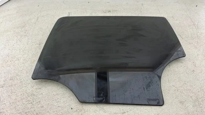 2013 - 2022 Buick Encore vidro traseiro esquerdo da porta lateral do motorista 95276491 fabricante de equipamento original - Imagem 1 de 4