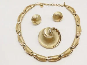 Vintage Crown Trifari Brushed Jewelry Lot Earrings Pin Necklace (repaired) D2549 - Picture 1 of 17
