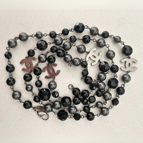 Collana Chanel Autenticata Lunga Perla CC Ottima Logo Nero Grigio Argento