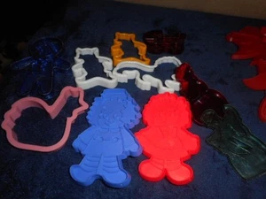 RAGGEDY ANN & ANDY COOKIE CUTTERS PLUS 7 MORE - Picture 1 of 4