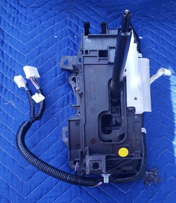 2019-2024 TOYOTA RAV4 TRANSMISSION SHIFT SHIFTER GEAR SELECTOR LEVER OEM 19-24 - Image 1 of 4