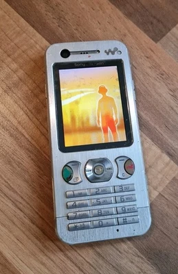 Sony Ericsson W890i - Unlocked -   Mobile Phone  - Image 1 of 4