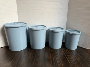 Set 4 Bidoni Nidificazione Tupperware Vintage Con Coperchi Azzurro Ottime Condizioni - Foto 1 di 3