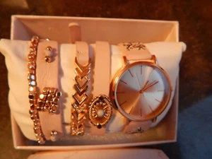 American Exchange light pink watch with rose design and bracelets to match - Picture 1 of 6