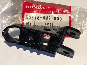 XL600 TRANSALP Nuevo Genuino HONDA Reposapiés Frontal Derecho Paso Peg 50616-MM9-000 - Imagen 1 de 12
