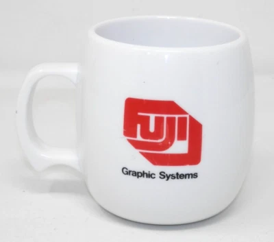 Taza de café FUJI Graphic Systems • Taza vintage de plástico moldeado blanca promoción Foto 1 de 4