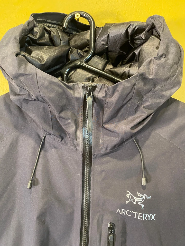 Arc'teryx Alpha IS Gore-Tex jacket, black, men's medium - Image 1 of 4