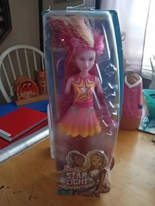 Jahr 2015 Barbie Star Light Adventure Puppe Barbie DLT27 im Kleid. Neu ungeöffnet. - Bild 1 von 9