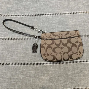 Coach braun Signatur Logo Armband Größe 6x4 lila Futter neu ohne Etikett - Bild 1 von 8
