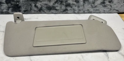 Parasol sin iluminación gris Ford F-150 2004-2008 OEM pasajero lado derecho Foto 1 de 4