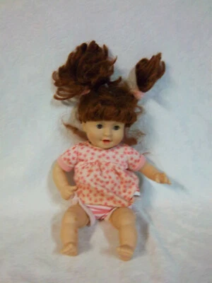 Melissa & Doug Parpadeante Pelo Rojo Ojo Marrón Muñeca Peluche Cuerpo Firme Cabeza Extremidades Juguete  Foto 1 de 4