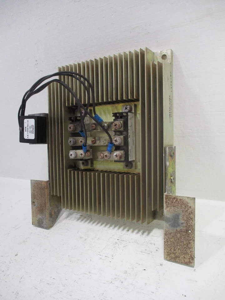 Unidad de potencia disipador de calor Allen Bradley ATI-53894 Drive y supresor de sobretensiones 115549 Foto 1 de 4