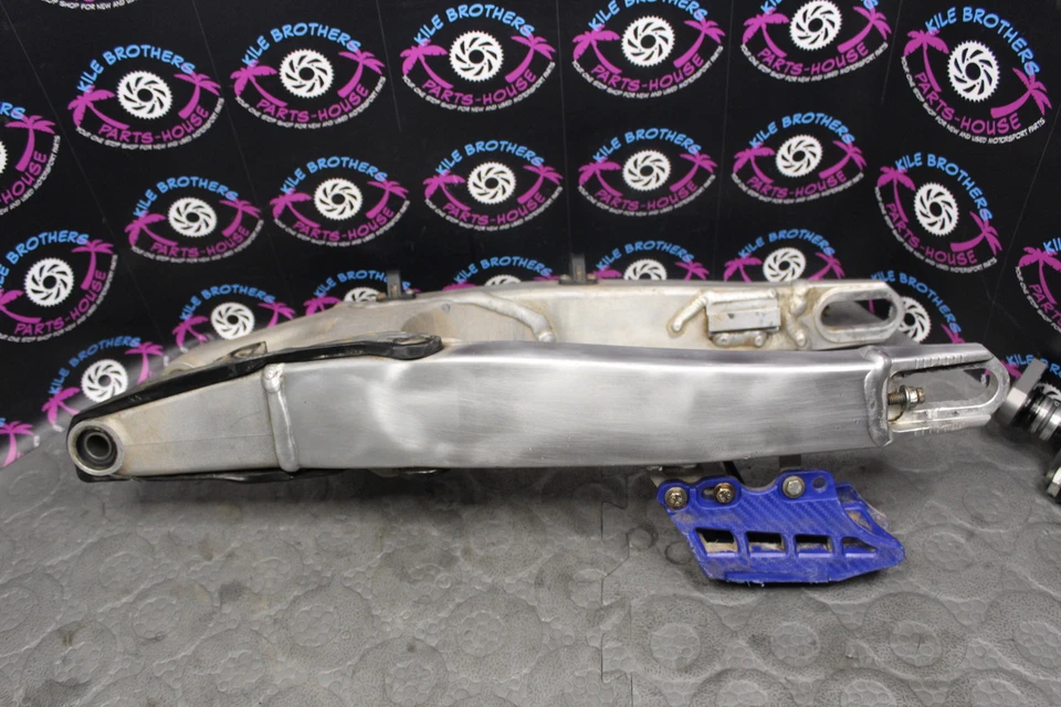 2018 kawasaki kx450f OEM SWINGARM SWING ARM SUSPENSION 33001-0728 - Image 1 of 4