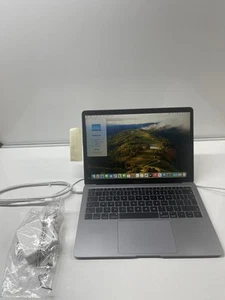 Apple MacBook Air A1932 13.3" i5-8210Y 8GB RAM 250GB NVMe Laptop - Afbeelding 1 van 10