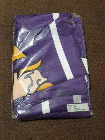 NFL Minnesota Vikings Beach Towel Size 76 x 152 Centimeters. New Cover