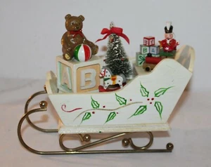 Vintage Enesco "Santa's Sleigh" Action Musical Display 1985 Very Cute - Picture 1 of 8