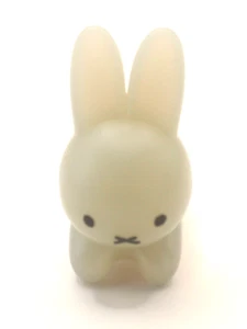 Figura pastel Miffy Rabbit Tetra Fibbitz gris lechoso Japón C653 - Imagen 1 de 6