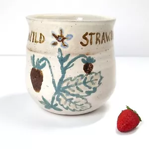 Tarro de fresa silvestre de gres cerámica artística esmaltado casa de campo firmado 5" - Imagen 1 de 11