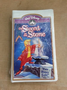 Das Schwert im Stein (VHS) Disney Meisterwerk Klappschale NEU VERSIEGELT - Bild 1 von 7